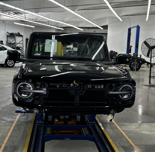 Free car repair estimate service at Network Auto Body, Los Angeles.